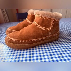 Anthropologie Laidback London Nyuki Crochet Ankle Boots Pre-Loved $198